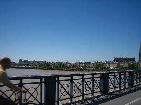 Blick von der Pont de Pierre in Bordeaux Foto 